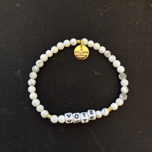 Bracelet little words project VOTE